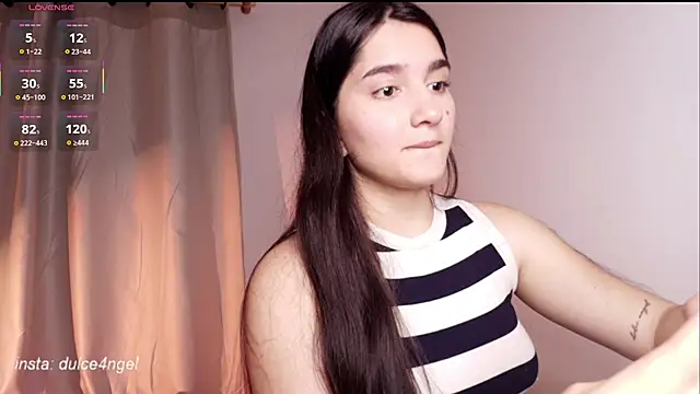 Snapshot of dulceangel__ chatting on December 2025 03:56:01 AM dulceangel online show from December 2025 03:56:01 AM