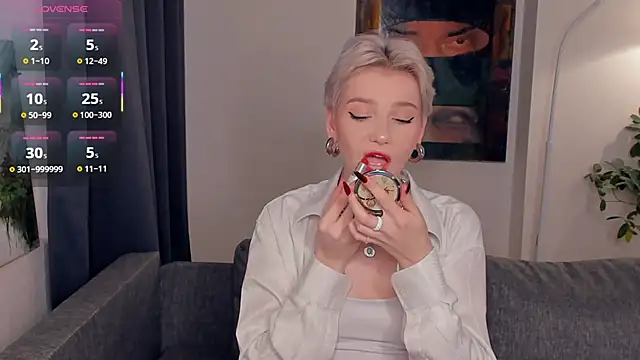 Snapshot of OdelynaAsp chatting on October 2025 11:22:02 AM OdelynaAsp online show from October 2025 11:22:02 AM