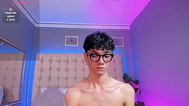 Phillicious   online show from September 2025 09:48:02 PM