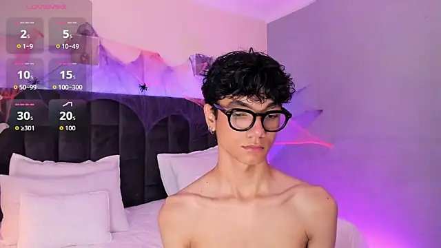 Phillicious   online show from October 2025 09:13:01 PM