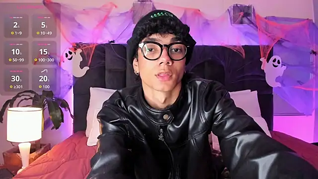 Phillicious   online show from October 2025 12:14:01 AM