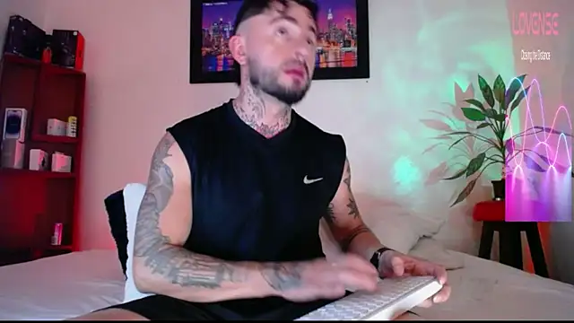 Snapshot of Edwardjonnes chatting on April 2026 02:45:02 AM Edwardjonnes online show from April 2026 02:45:02 AM