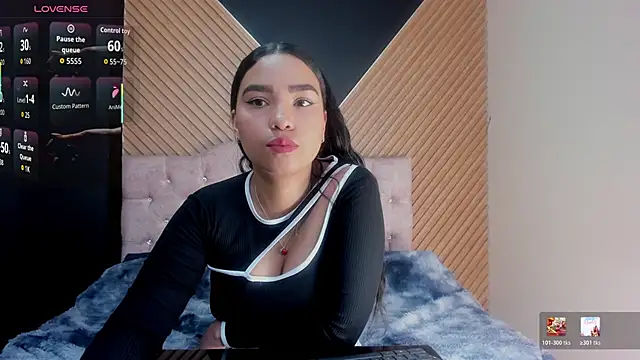 KhateAndersson online show from March 2026 07:07:01 PM