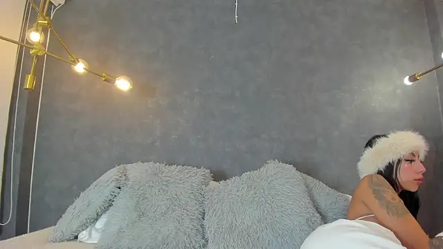 Tanit Mora online show from December 2025 04:40:01 AM