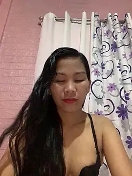 Snapshot of Cleo17 chatting on November 2025 01:04:01 PM Cleo17 online show from November 2025 01:04:01 PM