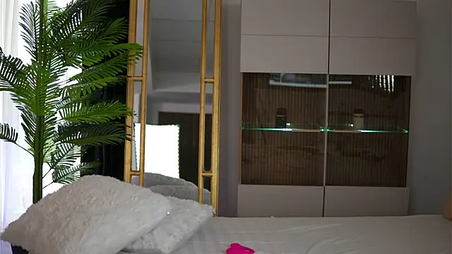 Snapshot of ZenyaNoir chatting on April 2026 01:41:01 PM ZenyaNoir online show from April 2026 01:41:01 PM