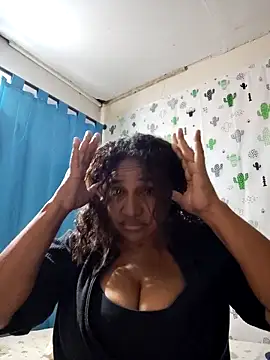 Snapshot of Avannay chatting on April 2026 01:42:01 AM Avannay online show from April 2026 01:42:01 AM