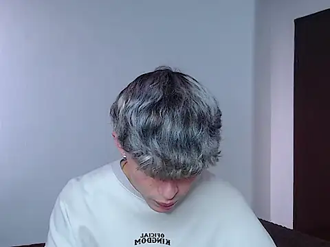 john vichenso online show from October 2025 08:33:01 PM