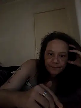 Snapshot of zeousseelphie chatting on September 2025 03:57:01 PM zeousseelphie online show from September 2025 03:57:01 PM