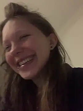 Snapshot of VesnaCrystal chatting on December 2025 07:07:02 PM VesnaCrystal online show from December 2025 07:07:02 PM