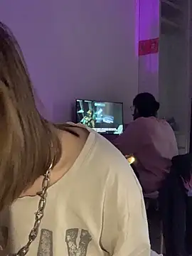 Snapshot of VesnaCrystal chatting on March 2026 07:03:01 AM VesnaCrystal online show from March 2026 07:03:01 AM