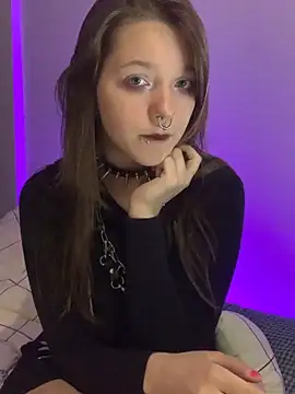 Snapshot of VesnaCrystal chatting on April 2026 04:05:02 AM VesnaCrystal online show from April 2026 04:05:02 AM