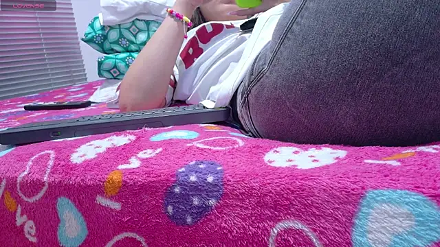 Alhara Luna online show from April 2026 01:00:01 AM