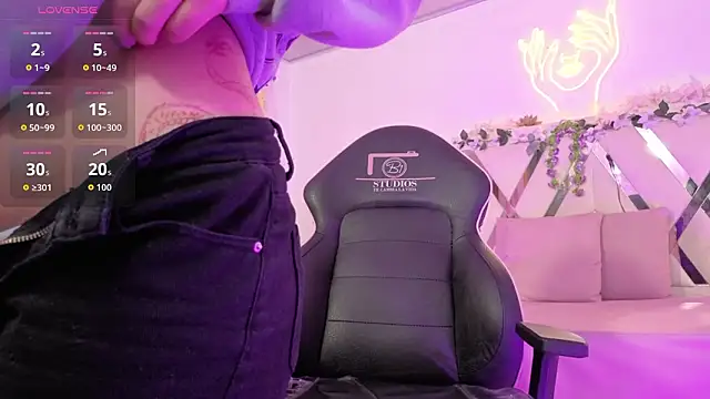 ZURY TAY online show from March 2026 11:49:01 AM