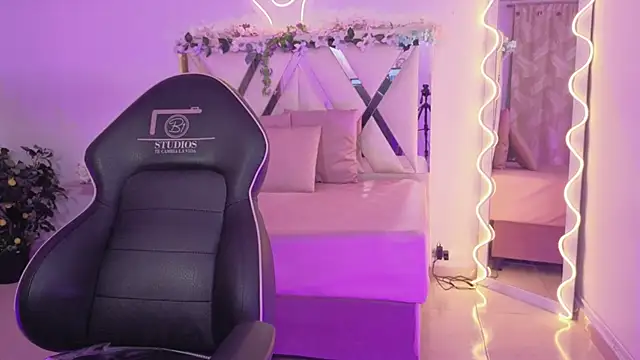 ZURY TAY online show from March 2026 11:55:02 AM