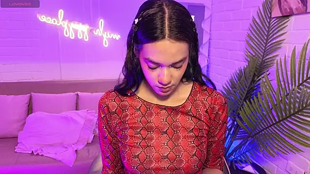 artemiss tay online show from November 2025 07:13:01 PM