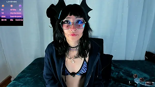Snapshot of HoshiMiuu chatting on September 2025 07:19:02 PM HoshiMiuu online show from September 2025 07:19:02 PM