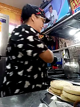 Lady 16 online show from September 2025 06:19:01 PM