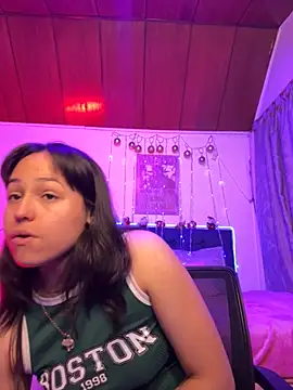 Snapshot of Eymmy_24 chatting on November 2025 11:29:01 PM Eymmy 24 online show from November 2025 11:29:01 PM