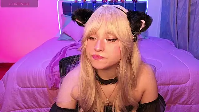 Snapshot of Eymmy_24 chatting on November 2025 02:03:01 AM Eymmy 24 online show from November 2025 02:03:01 AM