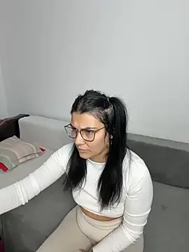 MiaKiittyy online show from October 2025 04:02:01 PM