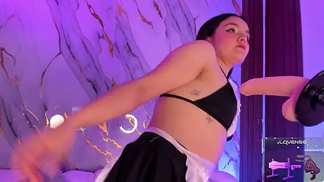 alicecute77 online show from November 2025 02:32:02 AM