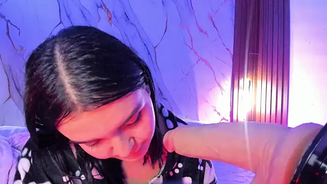 alicecute77 online show from July 2026 07:23:02 AM