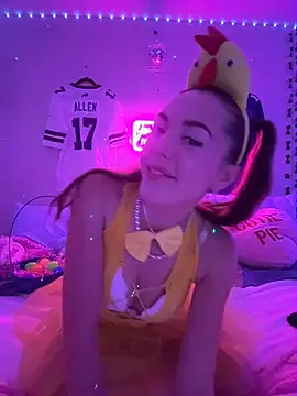 Snapshot of babygingerboo chatting on April 2026 12:30:01 AM babygingerboo online show from April 2026 12:30:01 AM