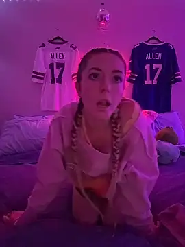 Snapshot of babygingerboo chatting on April 2026 07:00:02 AM babygingerboo online show from April 2026 07:00:02 AM