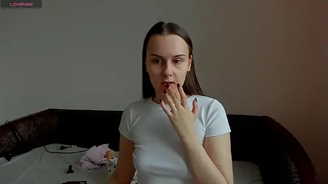 Kelly Cartier online show from April 2026 01:42:02 PM