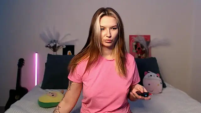 Snapshot of EileenKenner chatting on December 2025 05:31:02 PM EileenKenner online show from December 2025 05:31:02 PM