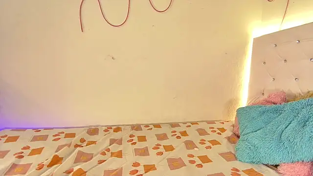 tatixxxvega online show from November 2025 01:54:02 PM