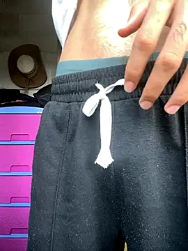 Axel-Mejia online show from October 2025 07:10:02 PM