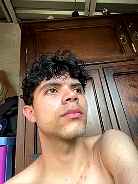 Axel-Mejia online show from December 2025 08:46:01 PM