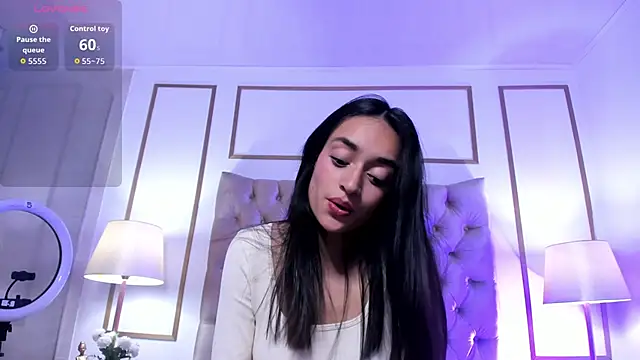 Snapshot of Leilani- chatting on September 2025 12:51:01 PM Leilani- online show from September 2025 12:51:01 PM