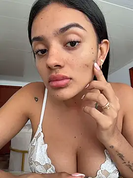 AnaaFaith  online show from April 2026 05:11:01 PM