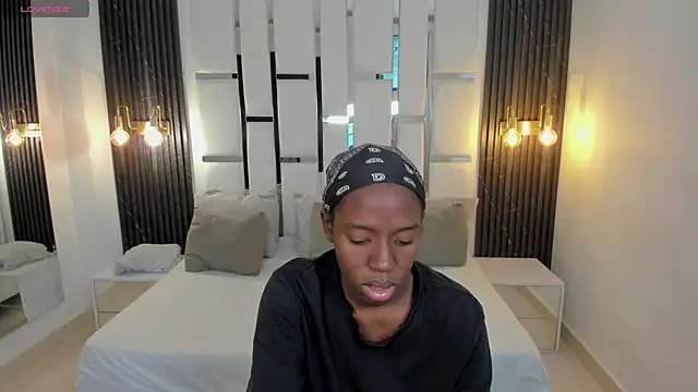  emma willliams  online show from November 2025 01:33:02 PM