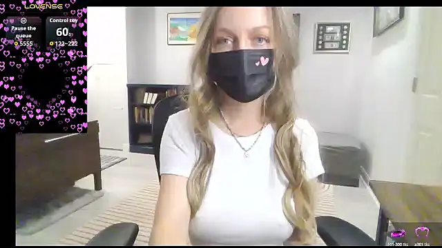 Snapshot of Magical_Milf_MelissaXX chatting on October 2025 05:19:02 PM Magical Milf MelissaXX online show from October 2025 05:19:02 PM