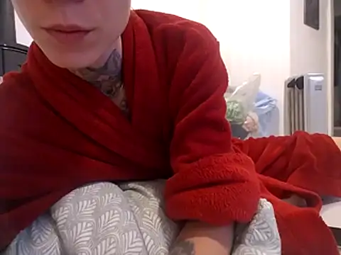 HoneySquirrel online show from October 2025 09:44:01 PM