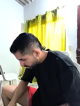 Snapshot of giannis090 chatting on March 2026 08:01:02 PM giannis090 online show from March 2026 08:01:02 PM