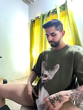 Snapshot of giannis090 chatting on March 2026 08:26:02 PM giannis090 online show from March 2026 08:26:02 PM