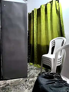 Snapshot of giannis090 chatting on April 2026 11:02:01 PM giannis090 online show from April 2026 11:02:01 PM