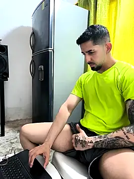 Snapshot of giannis090 chatting on April 2026 09:53:01 PM giannis090 online show from April 2026 09:53:01 PM