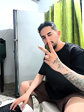 Snapshot of giannis090 chatting on April 2026 02:31:01 AM giannis090 online show from April 2026 02:31:01 AM