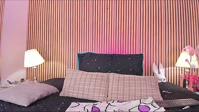 keeyla stone online show from November 2025 08:32:01 PM