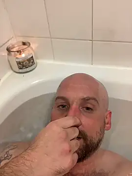 Mrbenm online show from October 2025 09:30:01 PM