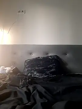 DragonFoxie online show from September 2025 03:23:01 PM