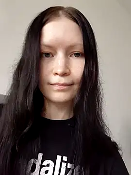 DragonFoxie online show from October 2025 11:54:01 AM