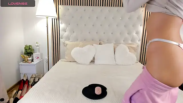 Snapshot of AlexiaLush chatting on October 2025 05:52:02 AM AlexiaLush online show from October 2025 05:52:02 AM