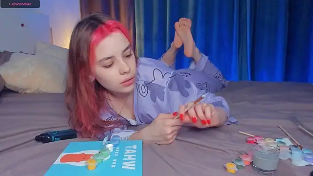 VedaSchulz online show from December 2025 06:48:01 PM